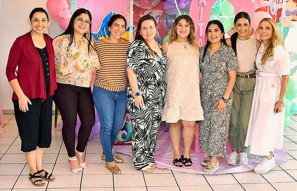 AITANA FESTEJA SUS 4 AÑITOS EN UN OCEANO DE ABRAZOS!