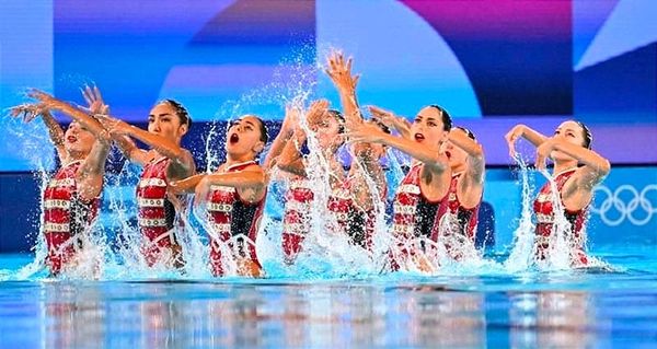 ¡ONDINAS MEXICANAS SE PRESENTARON EN PARÍS!