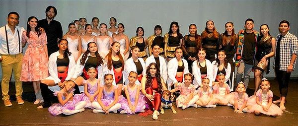 RINDEN HOMENAJE PÓSTUMO A OLGA VARGAS… - ´INFINITAMENTE´