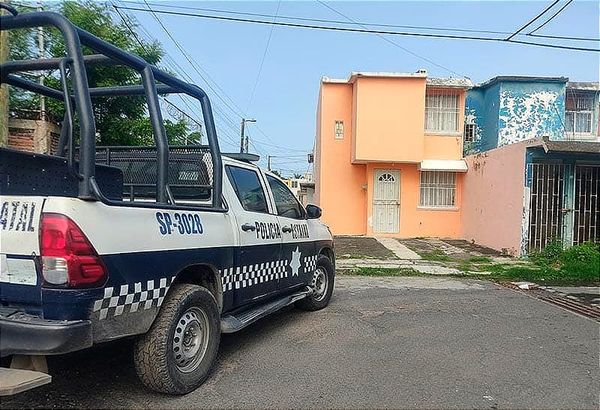 ¡VECINOS LO AGARRAN A PEDRADAS POR GOLPEAR A SU MADRE! - UNIDAD HABITACIONAL RÍO MEDIO