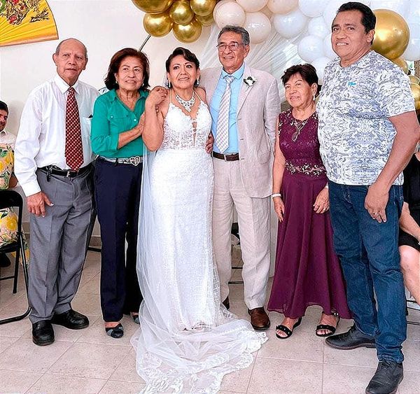 UNEN SUS VIDAS ANTE DIOS