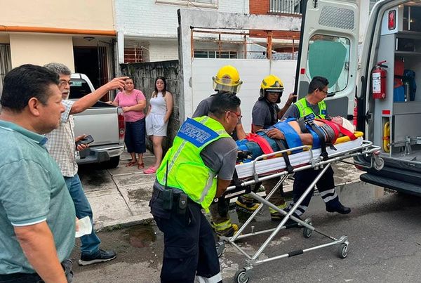 ¡TOCA LOS CABLES DE ALTA TENSIÓN!