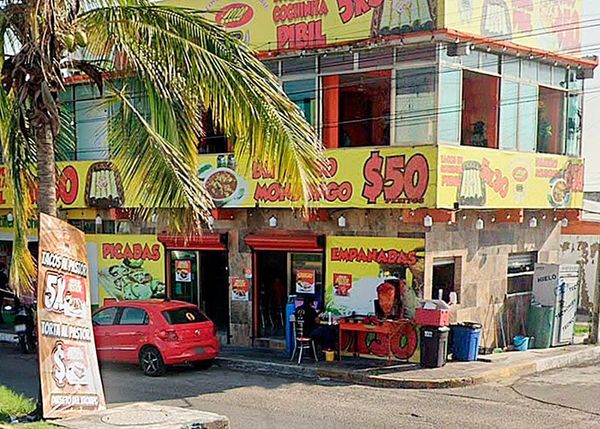 ¡PISTOLEROS ATRACAN TAQUERÍA EN EL COYOL!