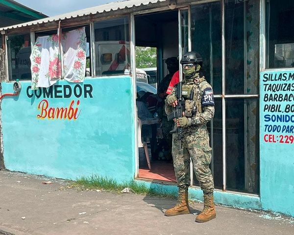 ¡SE AGARRAN A TRANCAZOS CHOFERES DE CAMIÓN URBANO!