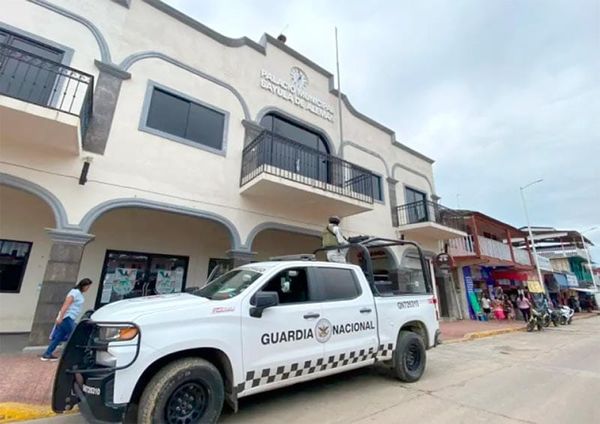 ¡BALEAN A TRES TRABAJADORES DEL AYUNTAMIENTO DE SAYULA DE ALEMÁN!