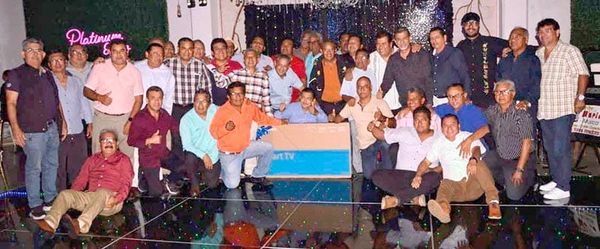 GRUPO DE TAXISTAS CELEBRARON SU POSADA…