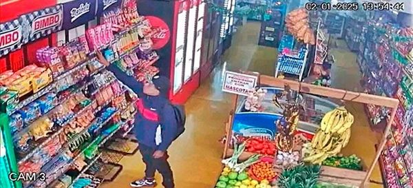 ¡‘RATOTA’ ATRACÓ TIENDITA CON UN PISTOLÓN!