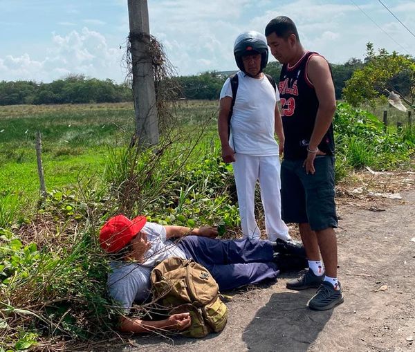 ¡ESTUDIANTE MANDA A URGENCIAS A MOTOCICLISTA!