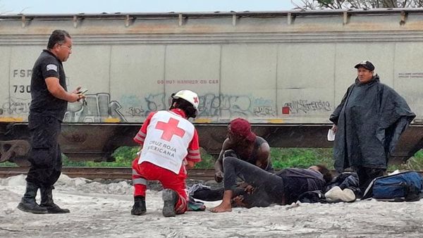 ¡MUJER MIGRANTE GRAVEMENTE LESIONADA AL CAER DEL TREN!