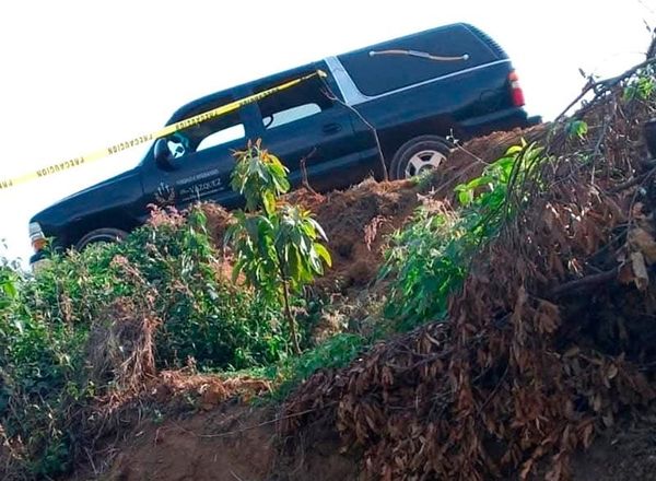 ¡ENCUENTRAN CADÁVER SEMI ENTERRADO EN UN PREDIO EN MALTRATA!