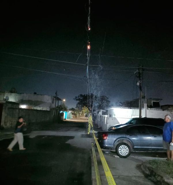 ¡SE PRENDEN CABLES DE CFE Y FIBRA ÓPTICA!