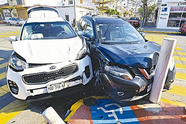 ¡SIGUEN CHOCANDO EN LA FLORES MAGÓN!