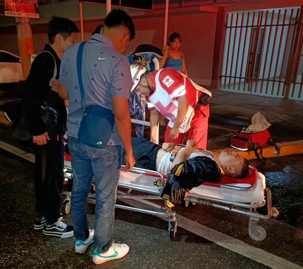 ¡PASA POR TOPE Y SALE VOLANDO DE LA MOTO!