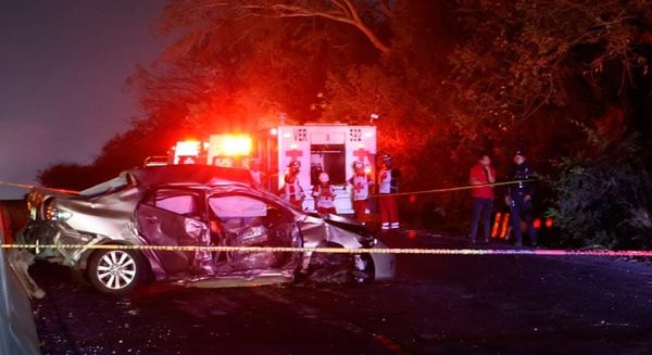 ¡CARRETERAZO MORTAL! - UNA MUJER MURIO DESPUÉS DE IMPACTARSE UNA CAMIONETA CONTRA UN AUTOMÓVIL