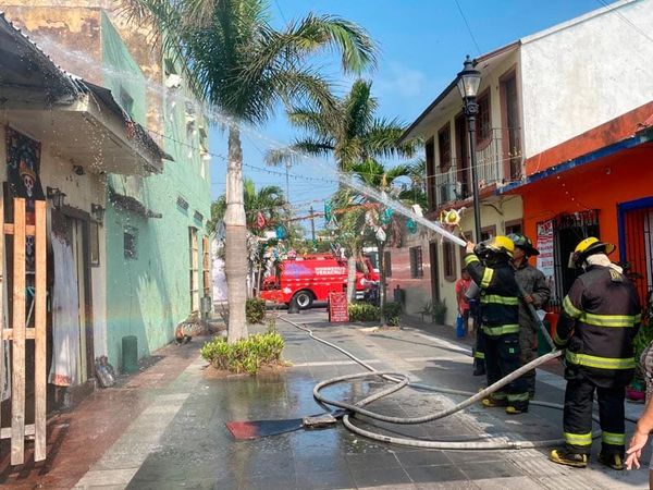 ¡INCENDIO EN LA HUACA! - DOS VIVIENDAS DE MADERA RESULTARON DAÑADAS POR EL FUEGO