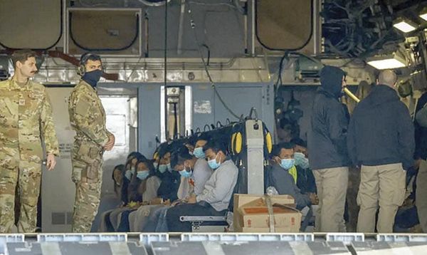 ¡PLANEA TRUMP USAR BASES MILITARES DE EU PARA DETENER A INDOCUMENTADOS!