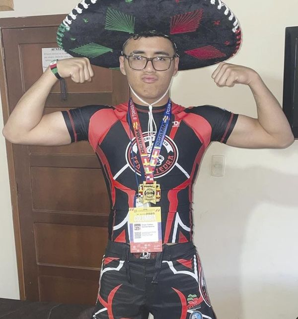 ¡SERGIO ESTEBAN ES CAMPEON INTERNACIONAL!