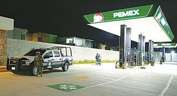 ¡ASALTAN GASOLINERA! - EN LAS AMALPOLAS