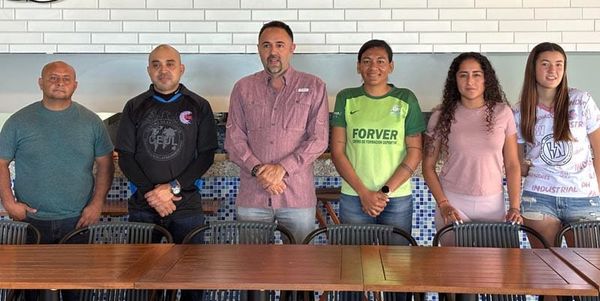 ¡DIRIGIRÁ CARLOS VILLAVERDE LA WOMEN´S SOCCER SUPER LEAGUE!