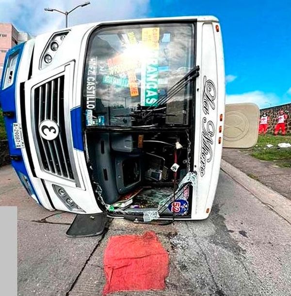 ¡CAMIONAZO: 8 HERIDOS!