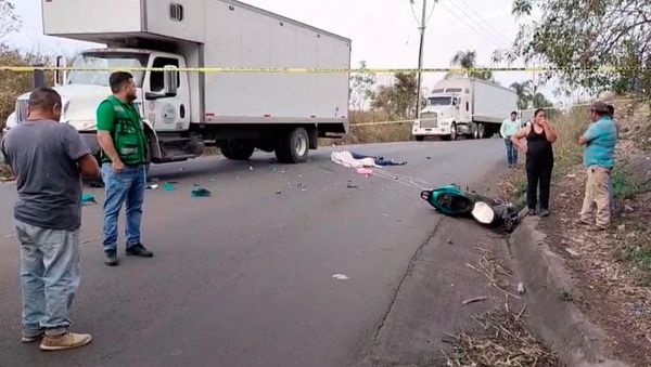 ¡DOS JOVENCITAS SE MATAN EN CARRETERAZO!