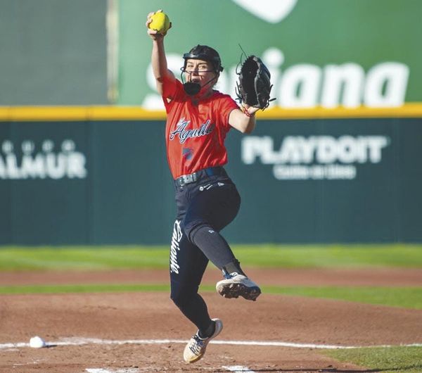 ¡EL ÁGUILA CAE EN EL PARQUE REVOLUCIÓN DE LA LAGUNA!