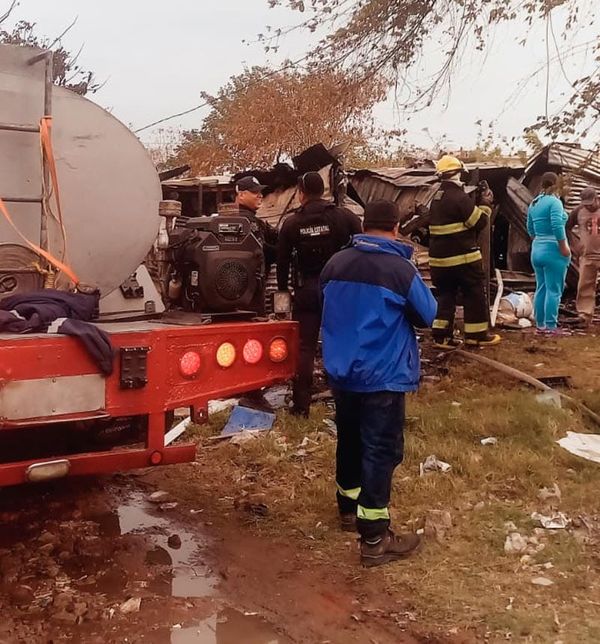 ¡SE QUEMAN DOS CASITAS EN LA COLONIA FÉNIX!