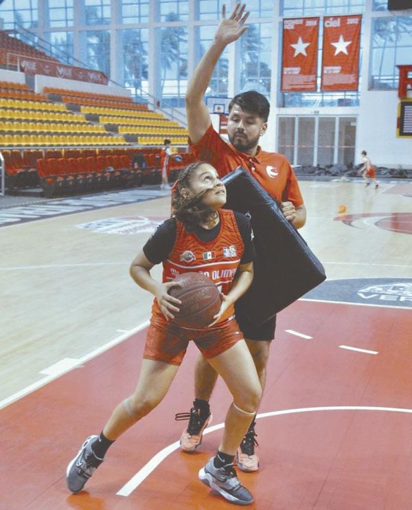 ¡SELECCIONAN A LEAH AL MINIBASKET MX!