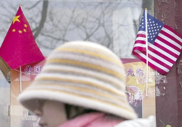 ¡CHINA CONTRAATACA A DONALD TRUMP! - * Impone aranceles a productos de EU e investigará a Google