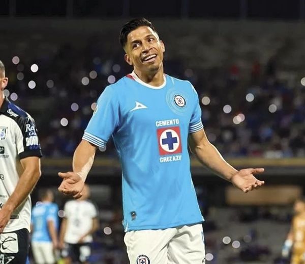 ¡CRUZ AZUL SUFRE PERO VENCE A GALLOS BLANCOS!