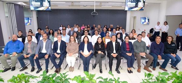 ¡PREMIAN LA UV A PUROS GENIOS!