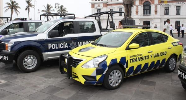 ¡POLICÍAS LE ROBAN 7 MIL PESOS A TRABAJADOR!