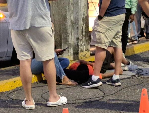 ¡NIÑO IBA A PRACTICAR BÁSQUET Y LO ATROPELLA ‘JINETE DE ACERO’!