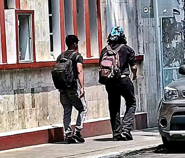 ¡ALERTAN POR ACOSADORES EN ESCUELAS DEL CENTRO HISTÓRICO!