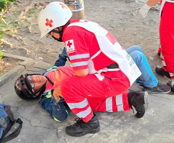 ¡CAMIONETÓN ARROLLÓ A MOTORIZADO!