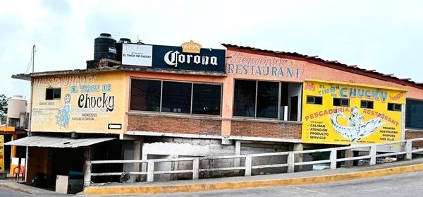¡ASESINAN A RESTAURANTERO! - FUE BALEADO POR DOS PISTOLEROS QUE SE FUGARON EN UNA MOTOCICLETA