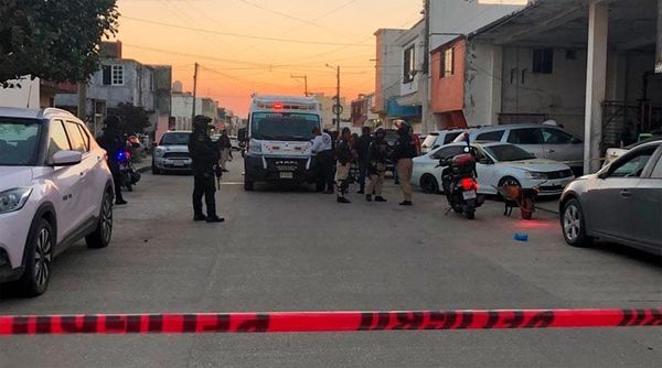 ¡MASACRE EN COATZACOALCOS! - MATAN A BALAZOS A CUATRO PERSONAS EN EL TALLER MECANICO “SERVICIO BAEZ”