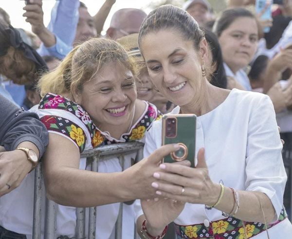¡HACKEAN TELÉFONO DE SHEINBAUM TRAS LA ENTREGA DE CAPOS A EU! - REVELA NYT