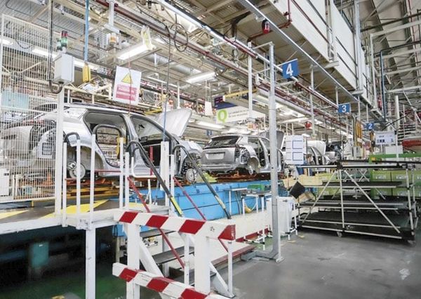 ¡TRUMP OTORGA UN MES DE EXENCIÓN A LOS ARANCELES DE AUTOMÓVILES IMPORTADOS DE MÉXICO Y CANADÁ!