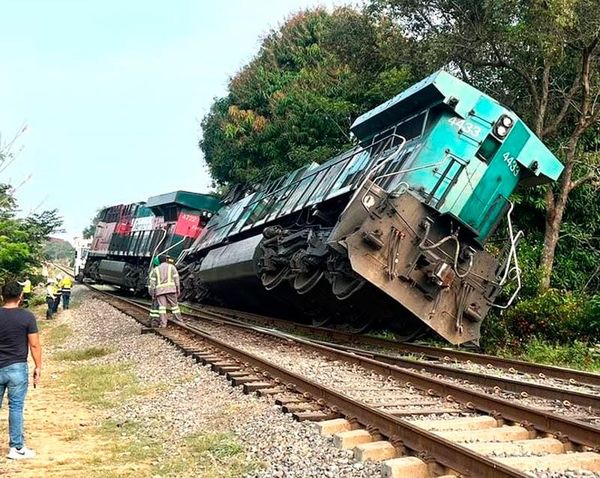 ¡LOCOMOTORAS SE SALEN DE LAS VÍAS!