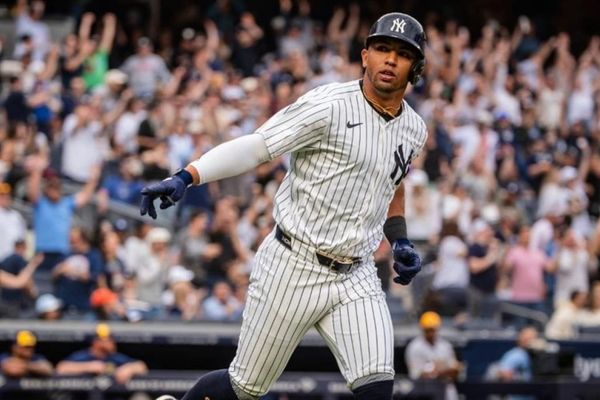 ¡YANKEES HACEN HISTORIA CON JONRONES ANTE LOS BREWERS!