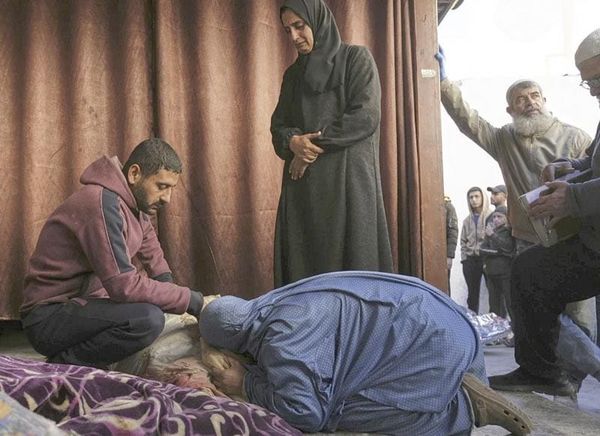 ¡ATAQUES ISRAELÍES MATAN A MÁS DE 60 PALESTINOS EN GAZA!