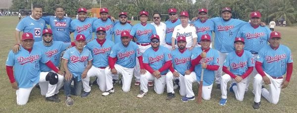 ¡BLUE JAY APALEA A BORICUAS EN LA PELOTA DEL SUTERM!