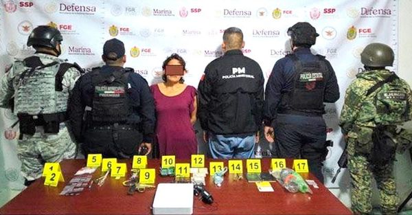 ¡DETIENEN A VENDEDORA DE DROGAS EN CATEO!