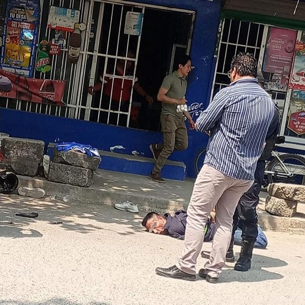 ¡AMARRAN A ASALTANTE CON PISTOLA DE JUGUETE!