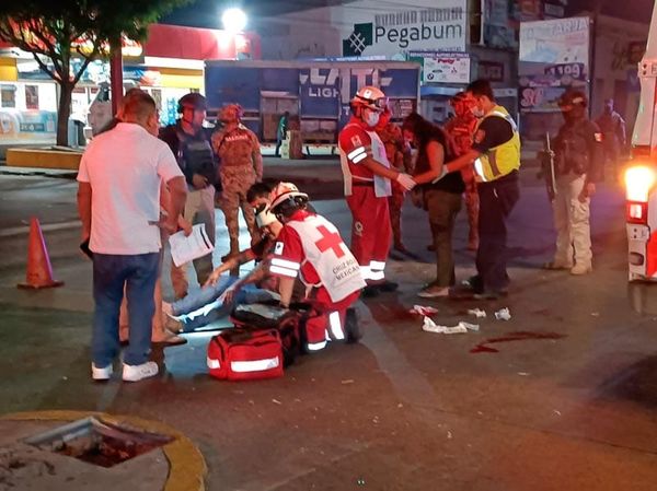 ¡CAFRE SE PASÓ EL ‘ROJO’ Y ARROLLÓ A MATRIMONIO!