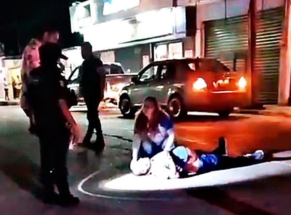 ¡LO APUÑALAN EN EL ESTÓMAGO EN UNA RIÑA!