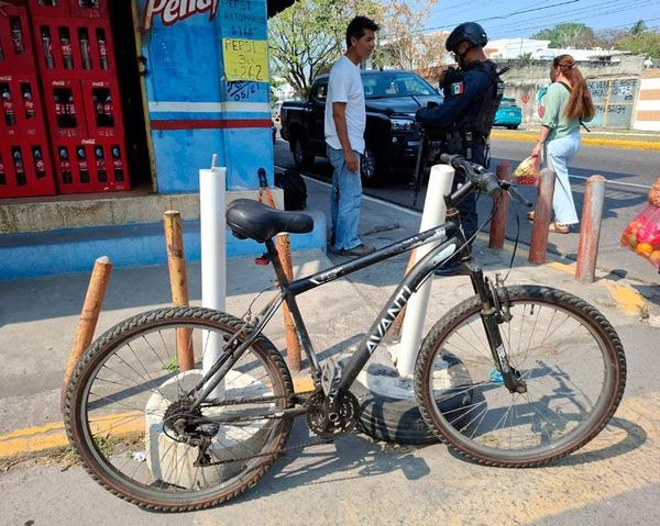 ¡SE ROBÓ LA BICICLETA PORQUE SE QUEDÓ SIN CHAMBA!