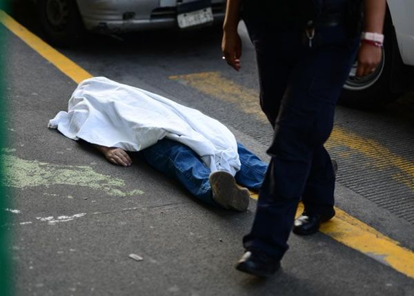 ¡HOMBRE DE 60 AÑOS MURIÓ EN EL CENTRO DE XALAPA!