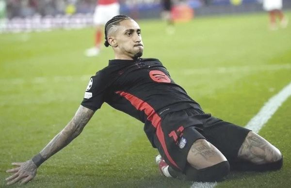 ¡SACA BARCELONA VENTAJA ANTE BENFICA JUGANDO CON 10!